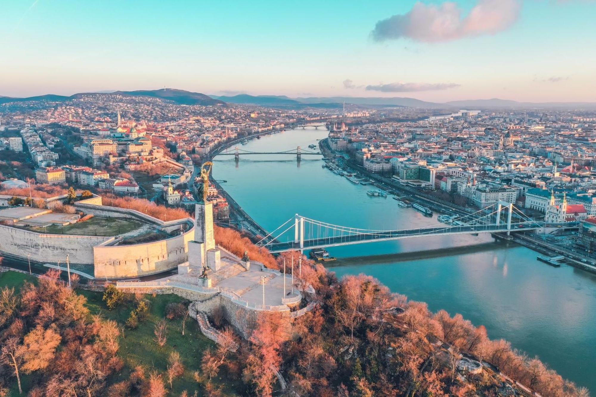 Vibrant 3 Bedroom Apartment In The Pulsing Heart Of Budapest Exteriör bild