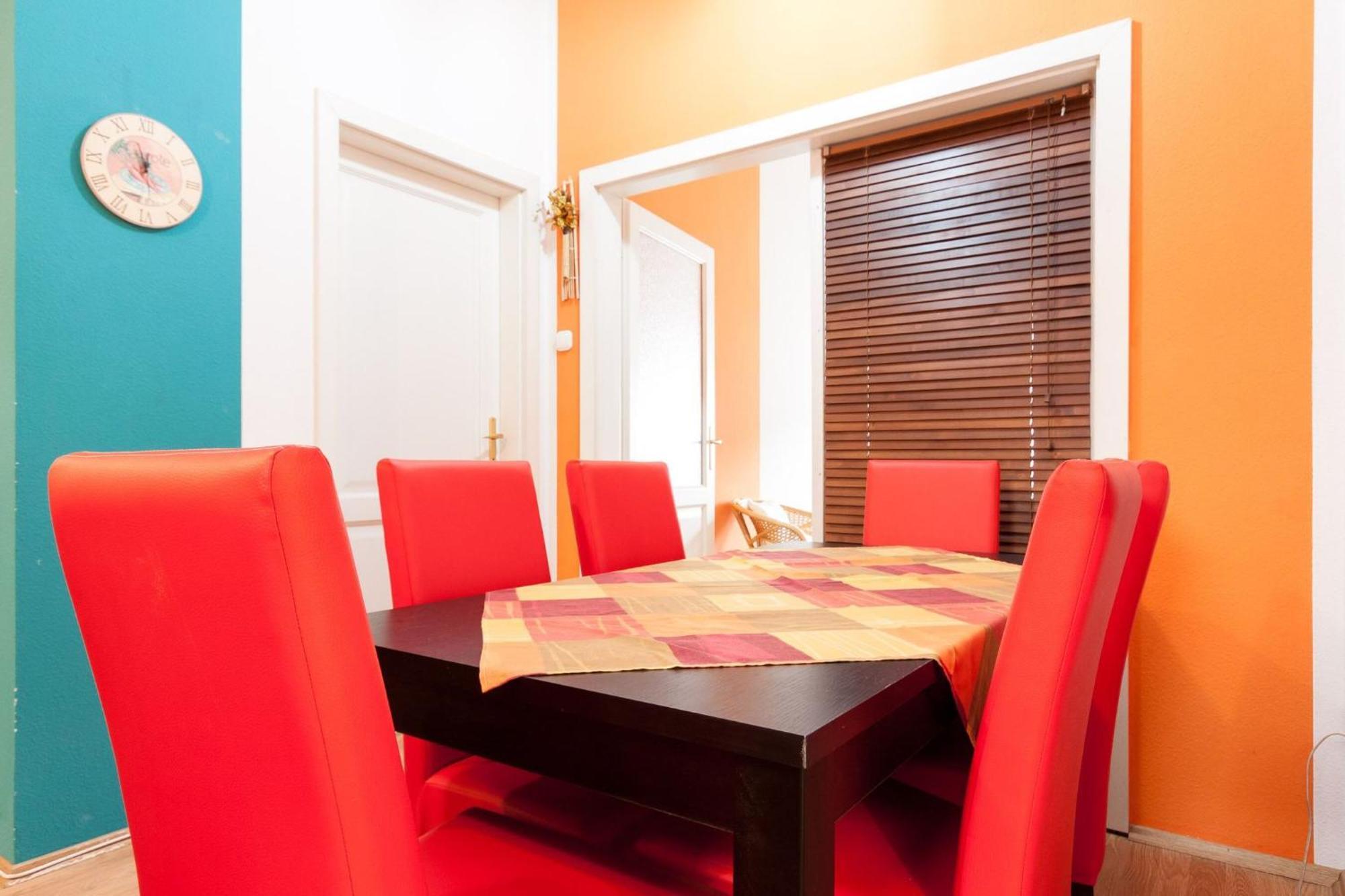 Vibrant 3 Bedroom Apartment In The Pulsing Heart Of Budapest Exteriör bild
